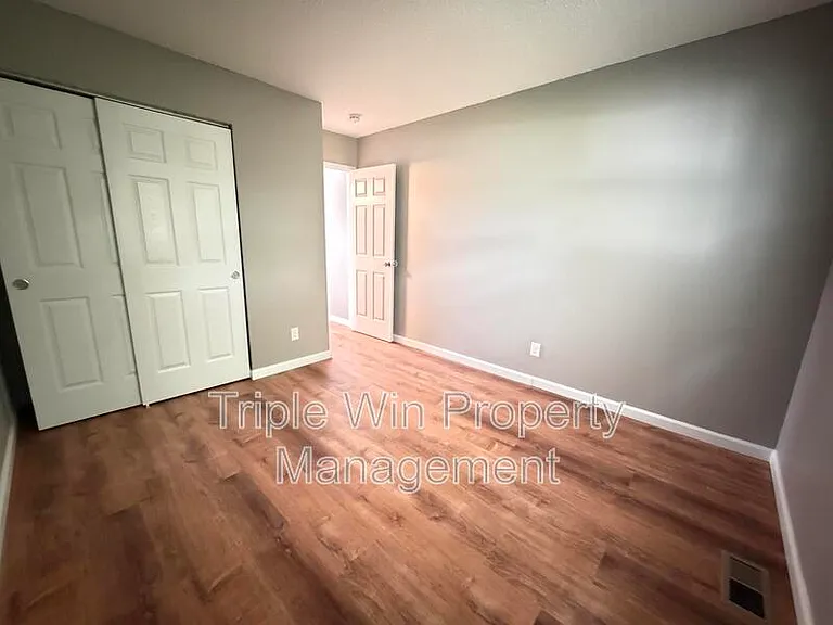 753 Watersedge Dr — Photo 21