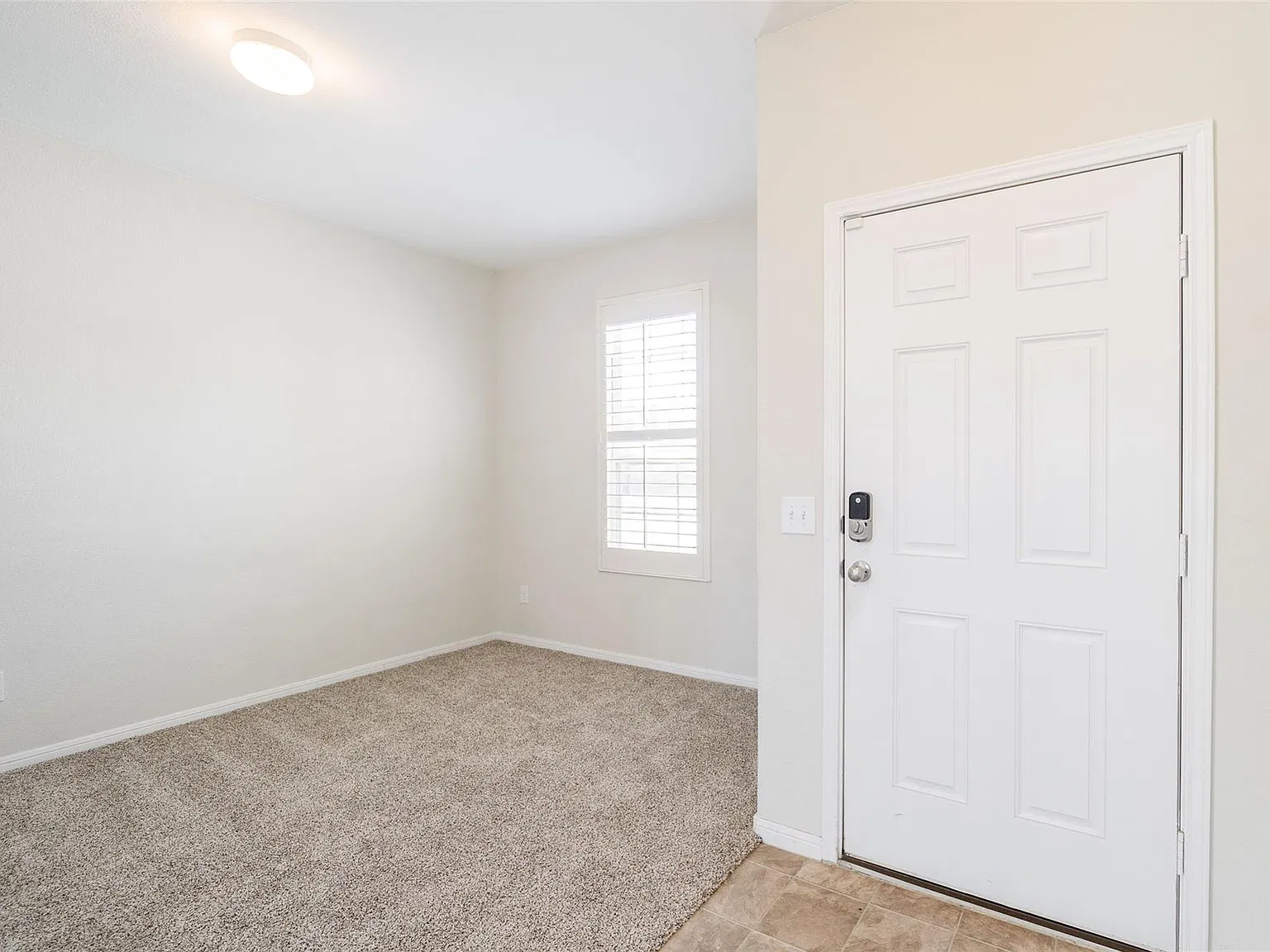 4 bed, 3.0 bath, 2809 sqft, $2,499 — Photo 2