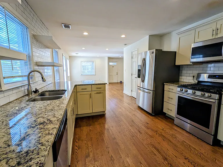 1683 Richland Rd SW — Photo 8