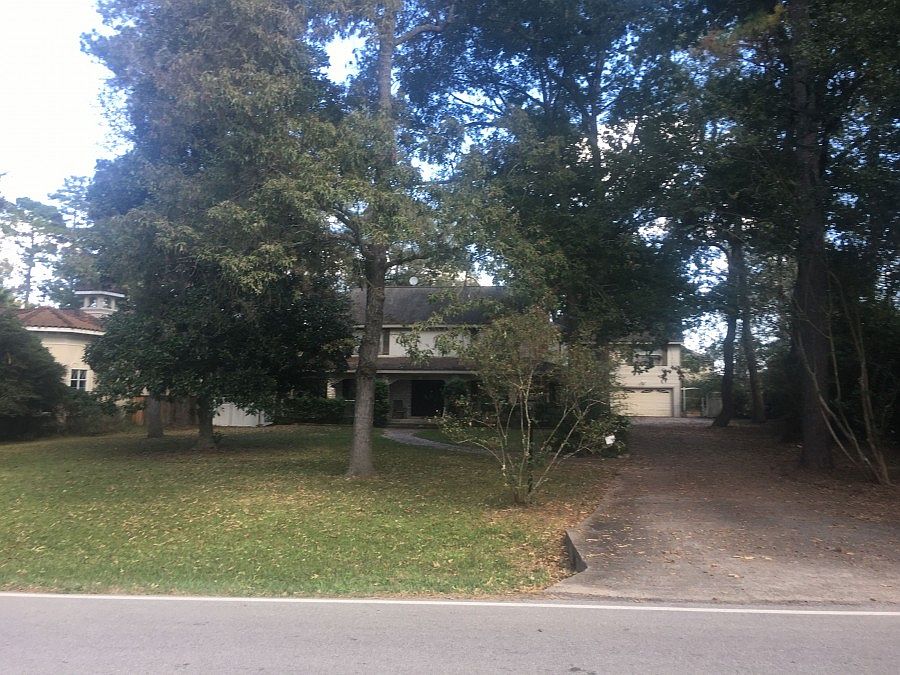 1st image of 901 Carriage Hills Blvd