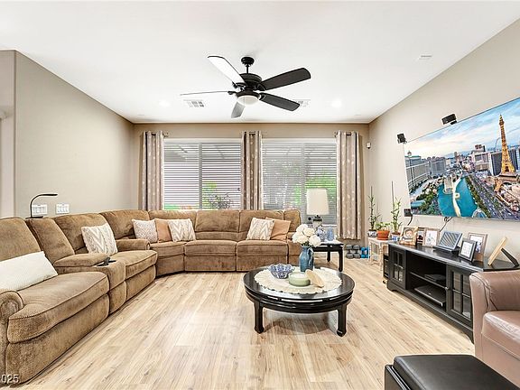 4th image of 10247 Jamapa Dr