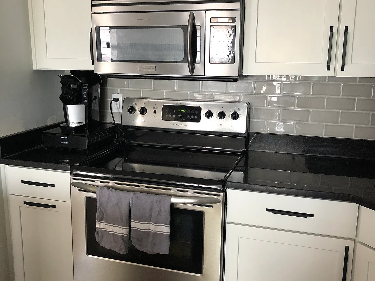 3 bed, 2.5 bath, 1444 sqft, $2,950 — Photo 2