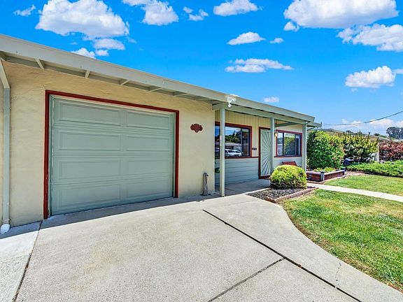 4th image of 275 Calais Drive