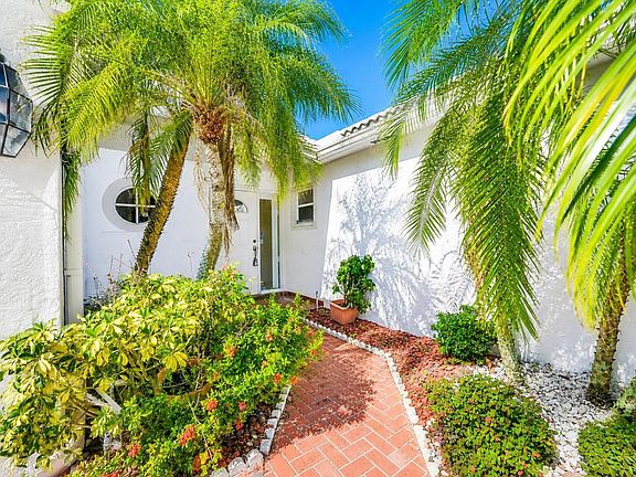 2nd image of 9581 Tavernier Dr