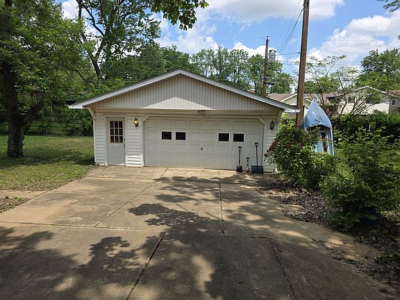4th image of 8555 Loyd Dr
