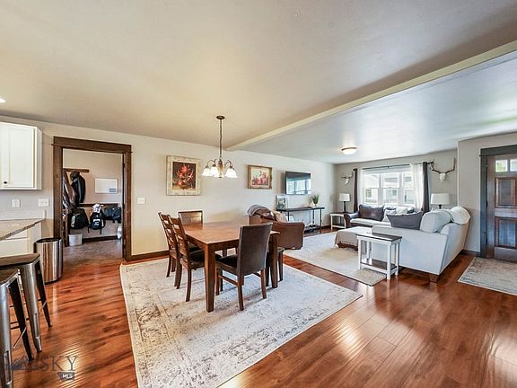 5th image of 4767 Victory St