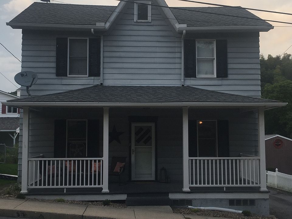 1st image of 422 Jackson St