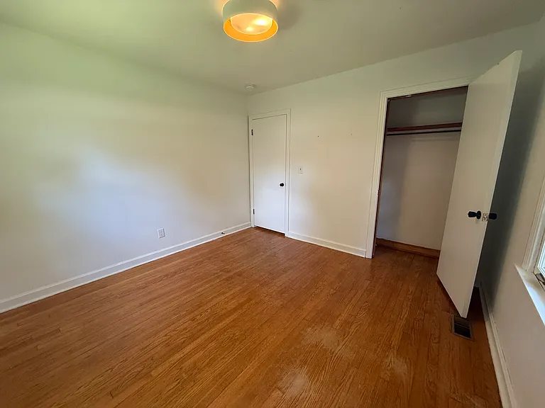 1007 Fowler St — Photo 18