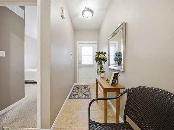 3rd image of 10 Cobblestone Dr #35