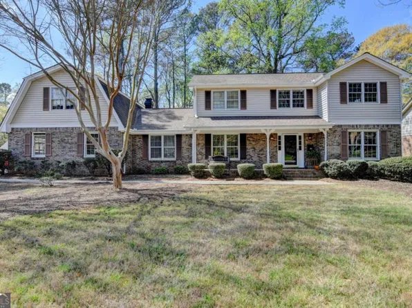 861 Maxie Ln, Lawrenceville, GA 30044