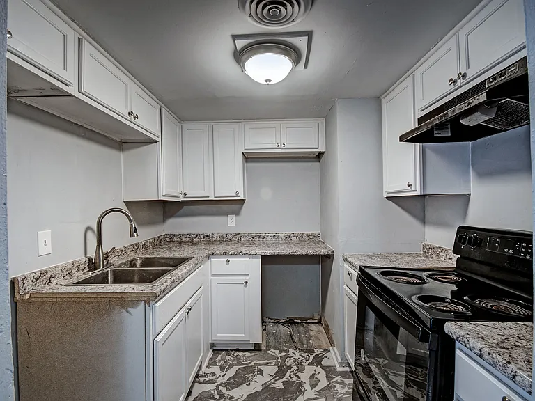225 W McDowell Rd — Photo 56