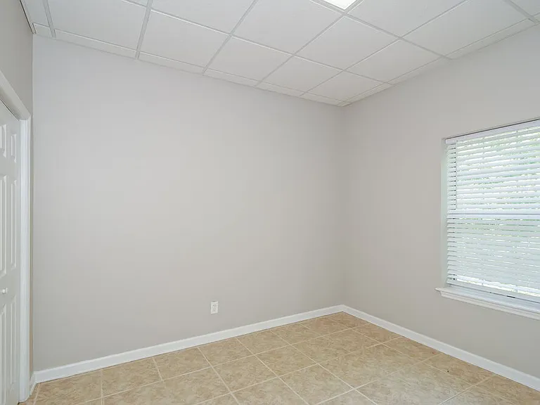 4548 White Rd — Photo 18
