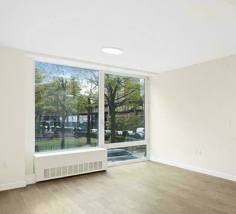 1st image of 111 E 115th St #5