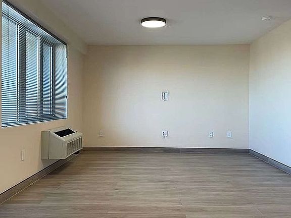 3rd image of 37-14 Prince St #12D