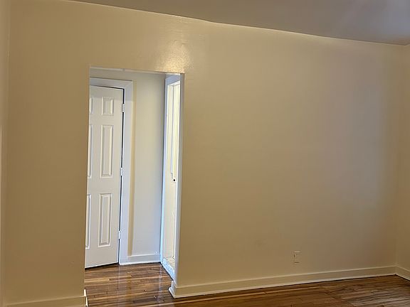 5th image of 4226 Carpenter Ave #1ST