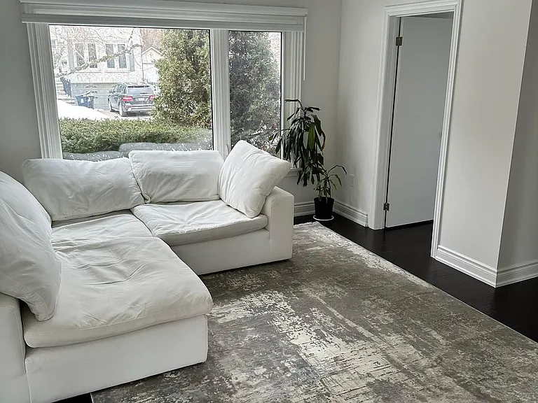 9 Roycrest Ave #ROOM — Photo 4