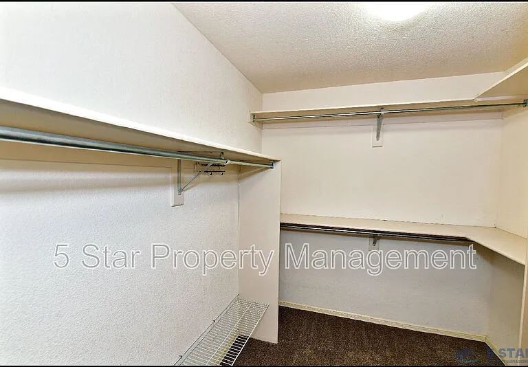 6372 Franklin Ridge Dr — Photo 26