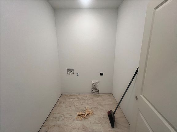4th image of 6818 Artesa Bell Dr SW