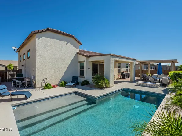 17253 W ECHO Lane, Waddell, AZ 85355