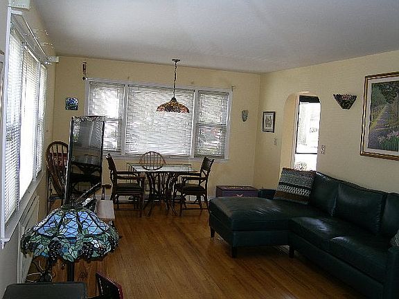 5th image of 726 Oakland Ave