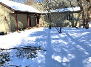 14409 Woodcrest Ln, New Buffalo, MI 49117