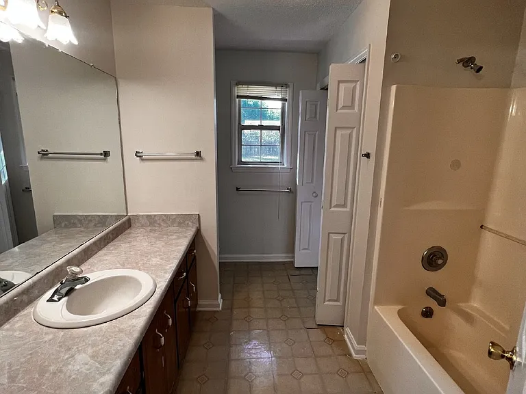 160 Waters Ave — Photo 14