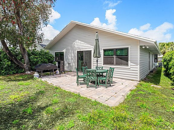 5th image of 8560 SE Eaglewood Way