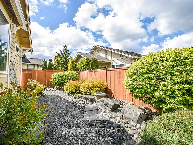 8242 Bainbridge Loop NE — Photo 26