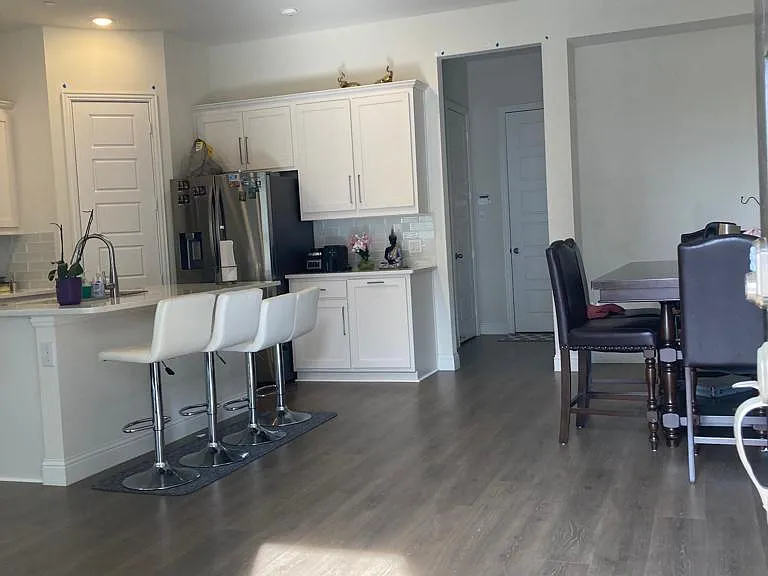 4705 Corriente Vista Ln — Photo 11