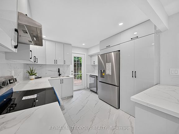 5th image of 208 Palmerston Ave