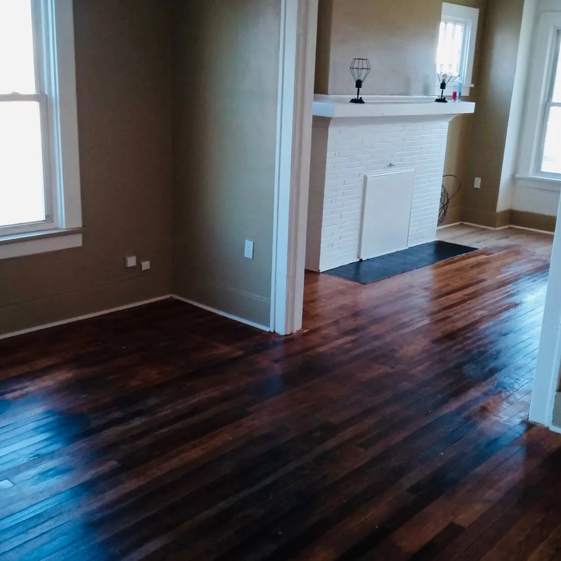 3 bed, 1.5 bath, 1200 sqft, $1,300 — Photo 2