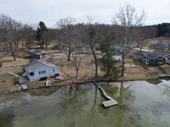 801 Swains Lake Dr, Concord, MI 49237