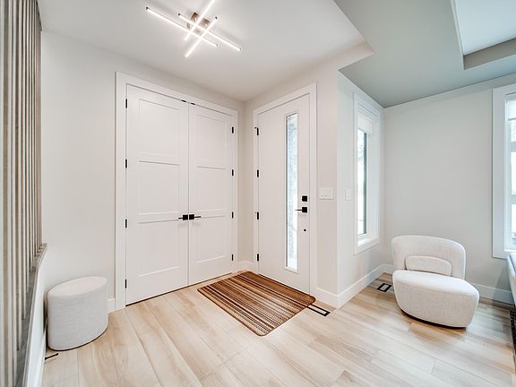 4th image of 9625 101st St NW