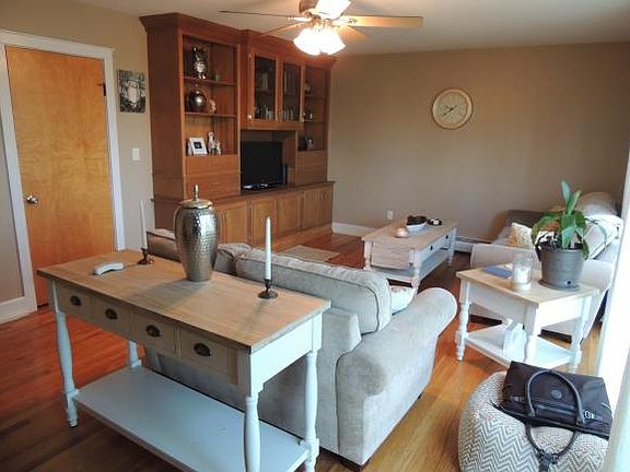 4th image of 2067 Colchester Dr