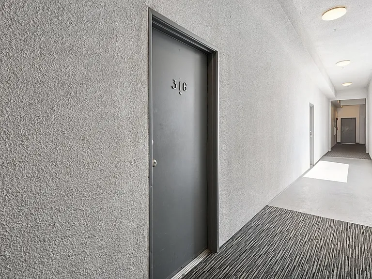 11657 Oxnard Str. — Photo 46