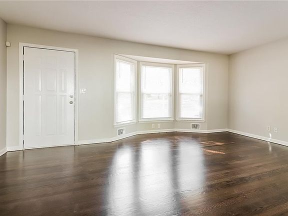 5th image of 3619 S Haden Dr