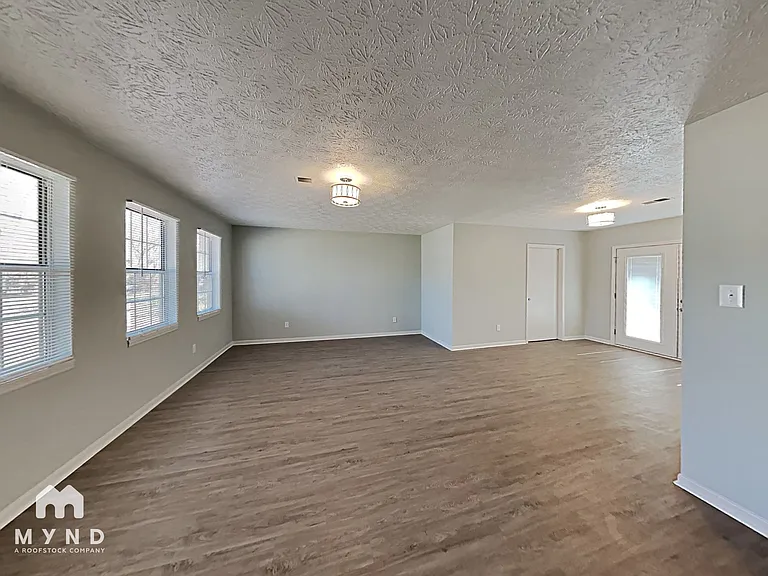 115 Carver St — Photo 7