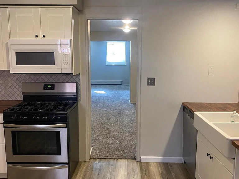 1437 N High St #1 — Photo 11