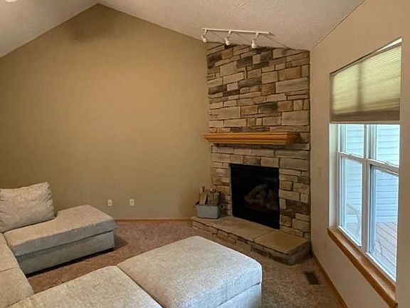 5th image of 1088 Duxberry Dr
