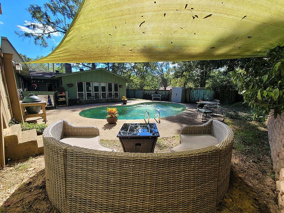 Backyard Pool and Lounge