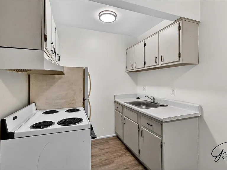 22330 W Warren - 22330 W Warren Ave LLC — Photo 6
