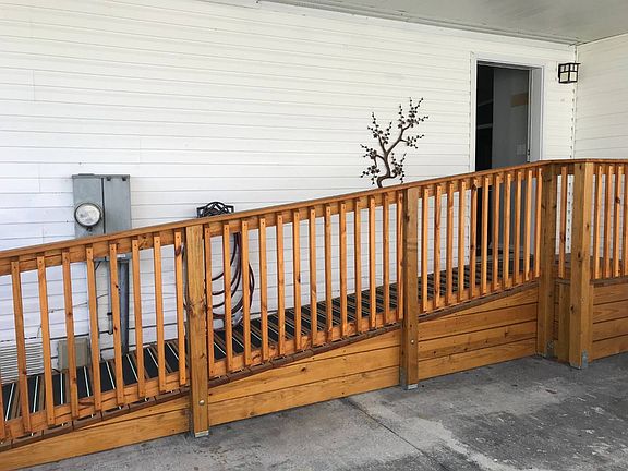2nd image of 3103 Carpenter Ln