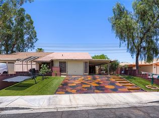 6712 Oak Valley Dr, Las Vegas, NV 89103