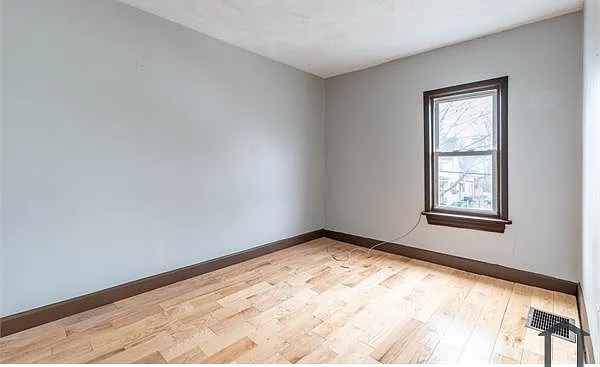 327 Saxton St #327 — Photo 18