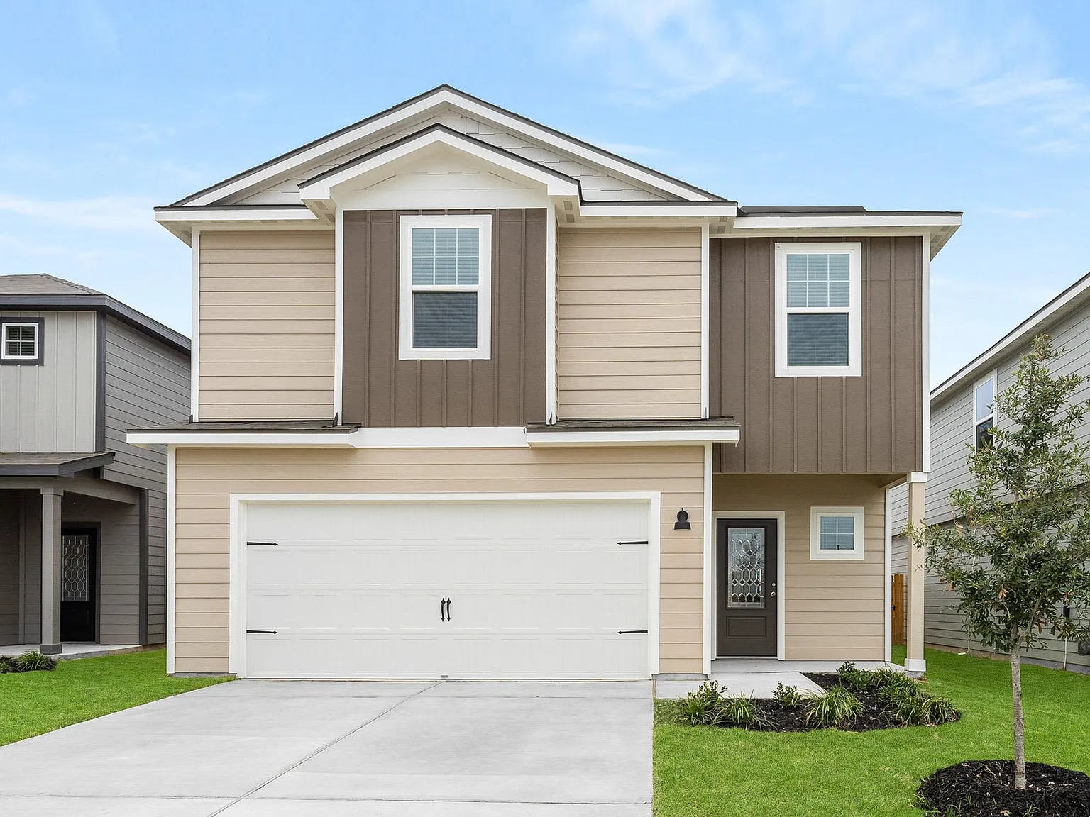 4 bed, 2.5 bath, 2356 sqft, $2,545 — Photo 1