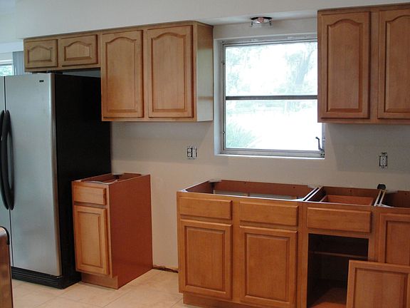 4th image of 3050 Glen Oak Ave N