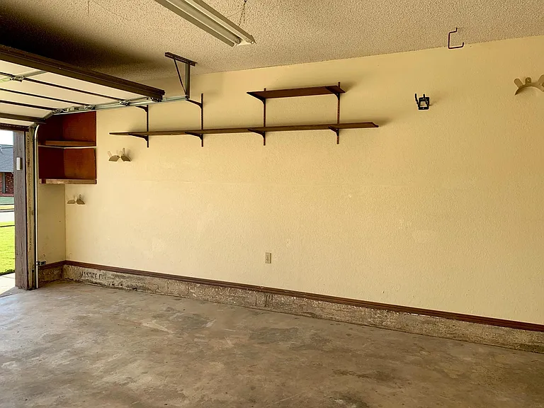 1419 Pickford Ln — Photo 44