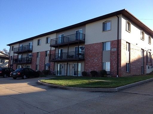 2nd image of 823 Southwest Blvd #819-C