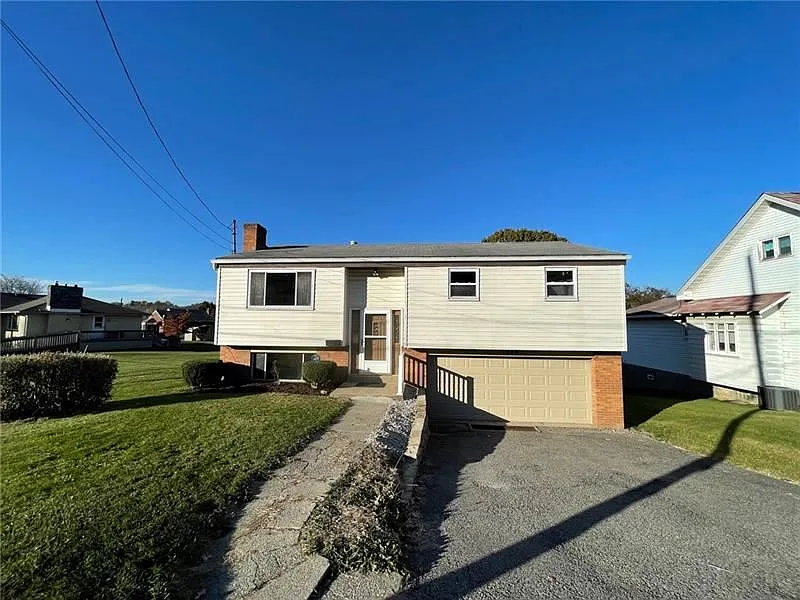 1009 McPherson Ave photo 1