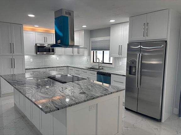 3rd image of 4337 SW 20th Pl